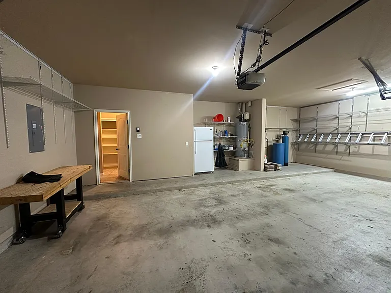 108 Lake Texana Ct — Photo 28