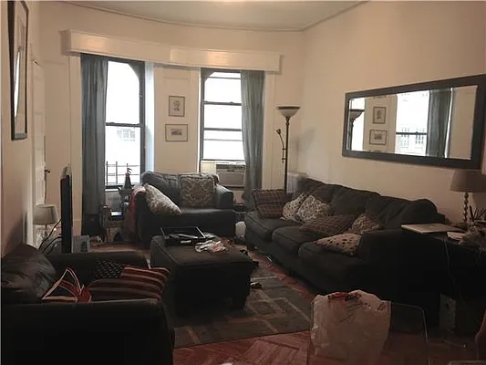 Rented by R New York | media 4