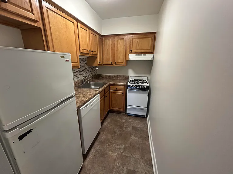 5135 Overland Dr #G — Photo 5