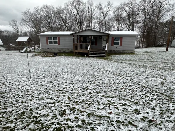 56 Peagram Dr, Fayetteville, WV 25840