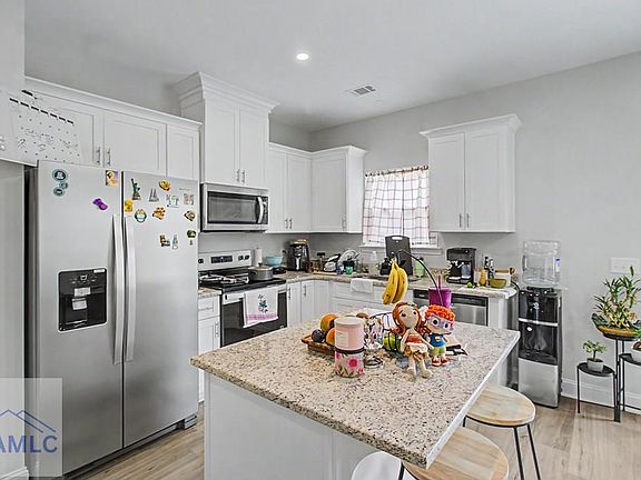 4th image of 106 Heirloom Rd