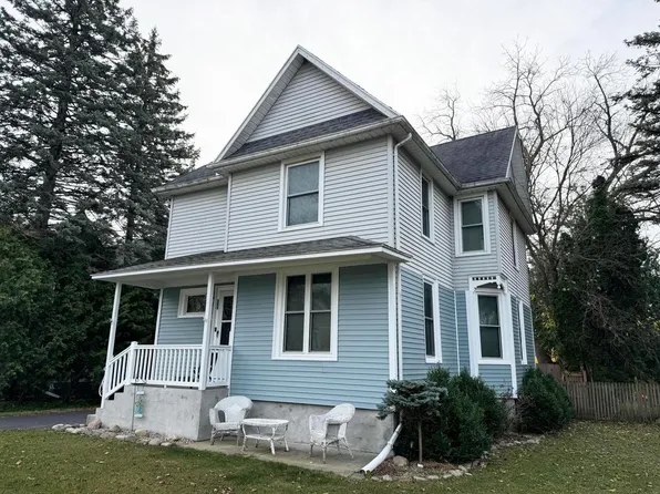 327 Park Avenue, Beaver Dam, WI 53916