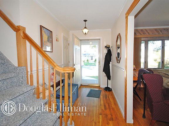 2nd image of 1838 Dogwood Ln
