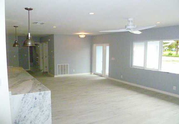 Home For Sale In Bonniecrest - Del Ida