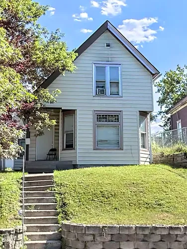 1146 Reaney Ave E #1 Photo 1