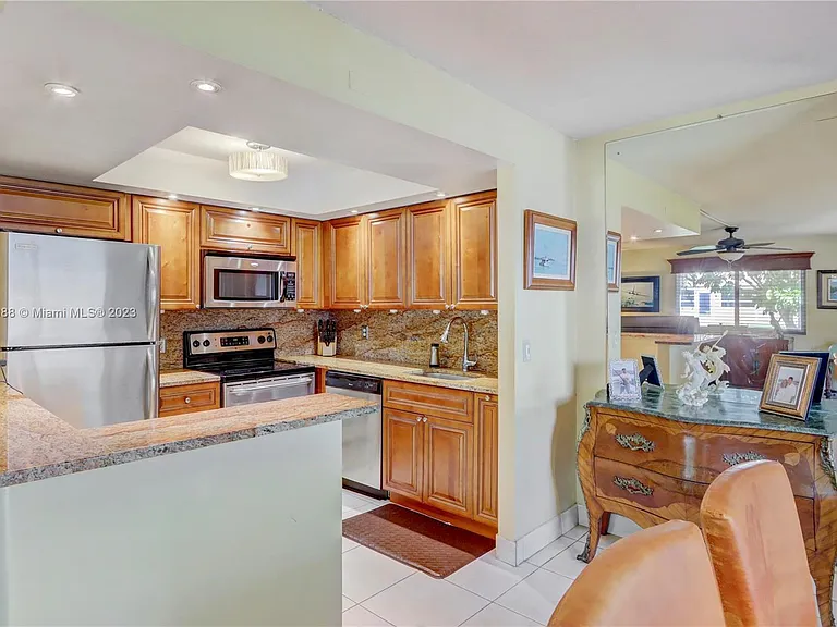 694 Brittany Park #O — Photo 6