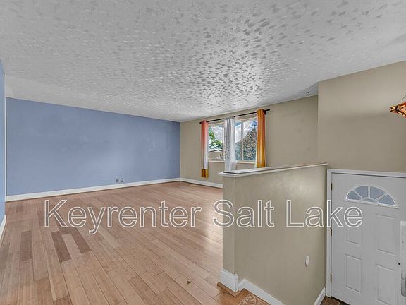 3rd image of 4933 W Kathleen Ave