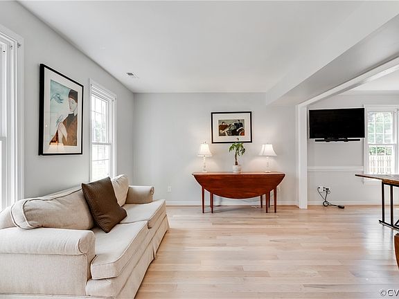 5th image of 5111 Bromley Ln