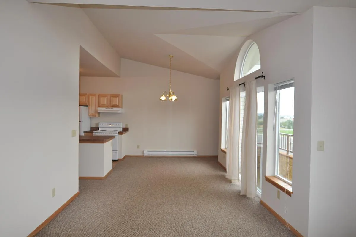 620 Lake Elmo Drive — Photo 4