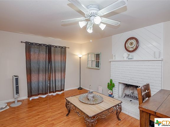 4th image of 311 Taos Dr