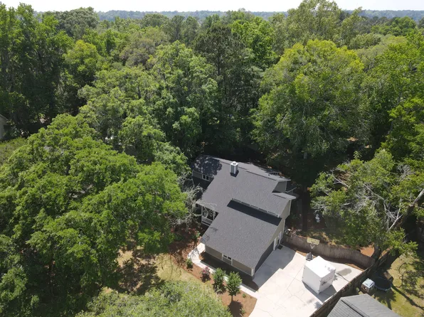 140 Palmetto Bluff Dr, North Charleston, SC 29418