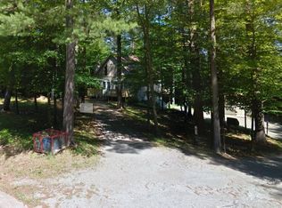 28 Zermatt Dr, Lake Luzerne, NY 12846