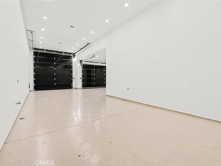 22924 Erwin St — Photo 51