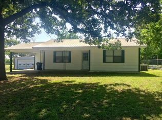118 S Cottonwood Ln, Stratford, OK 74872