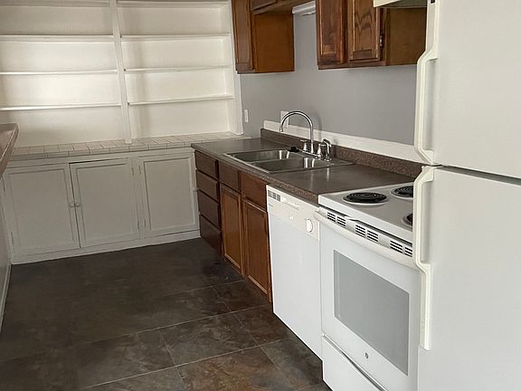 4th image of 4201 Holmes St APT 1