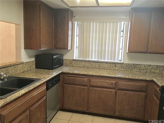 2nd image of 521 Wayland Ct