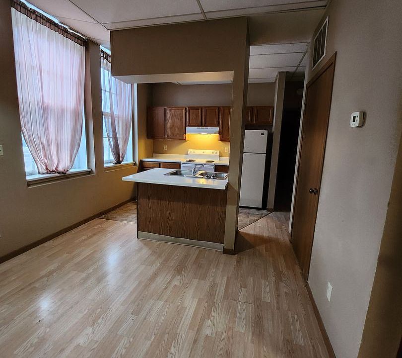 1st image of 701 S Western Ave #204