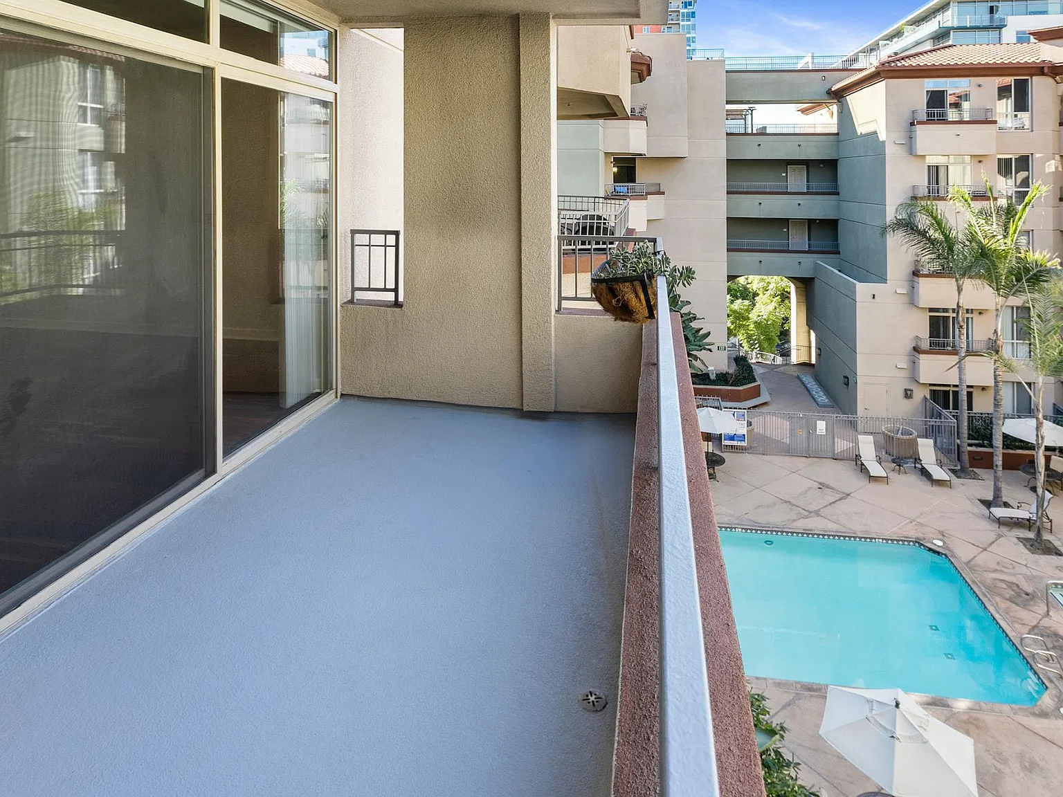 1 bed, 645 sqft, $3,200 — Photo 4
