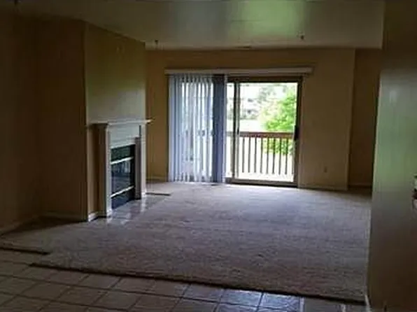 10161 Nancys Blvd APT 94, Grosse Ile, MI 48138