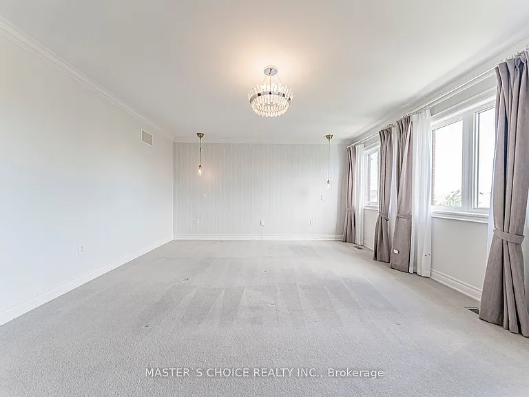 2357 Rideau Dr — Photo 28