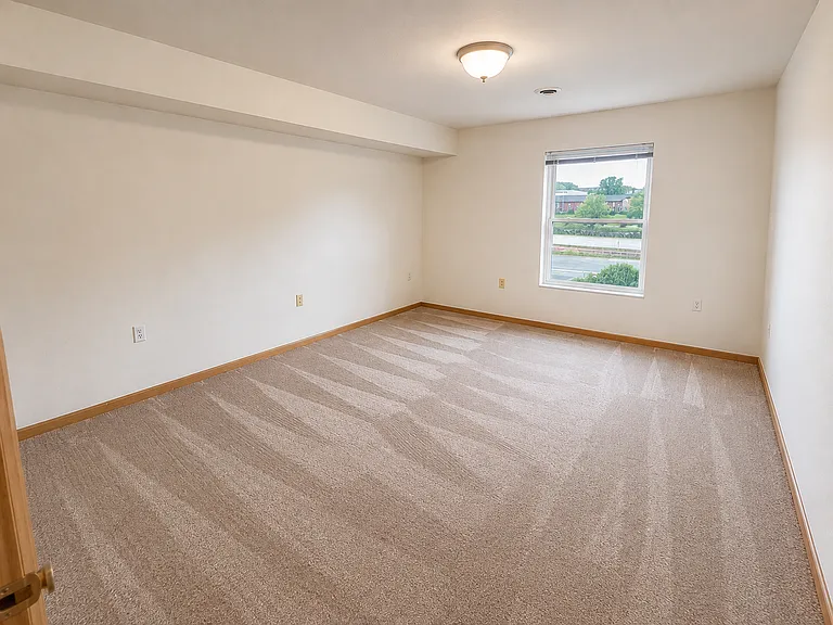 McComb Place Apartments — Photo 12