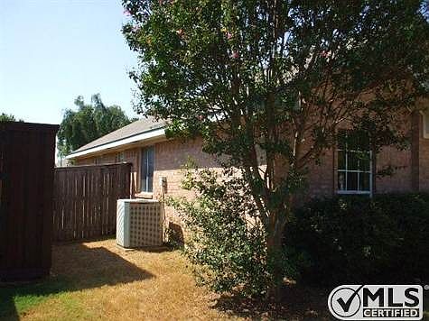4th image of 726 Blue Oak Dr