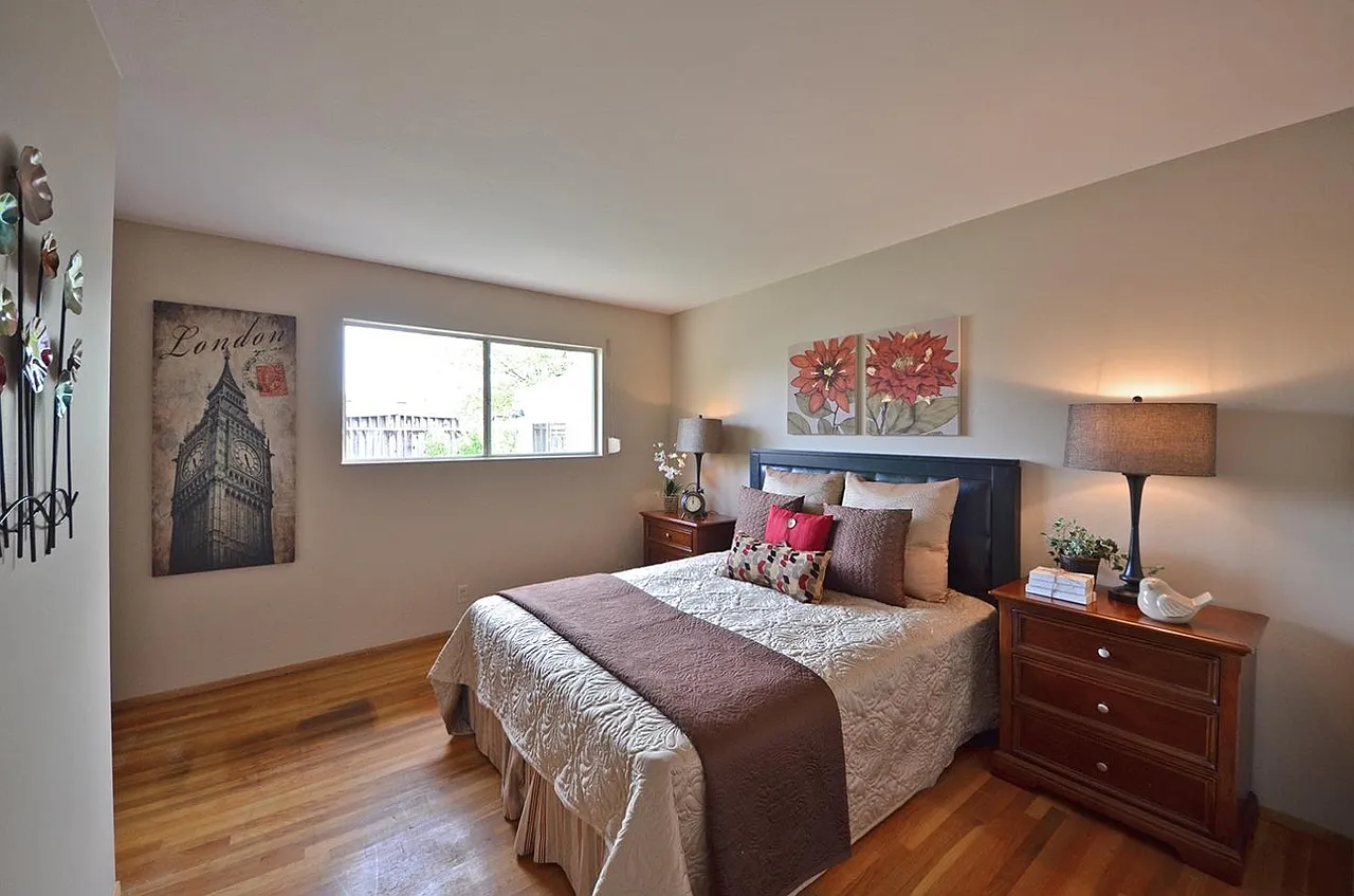 3 bed, 1232 sqft, $4,700 — Photo 3