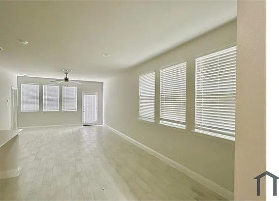 2704 Island Palm Ct — Photo 13