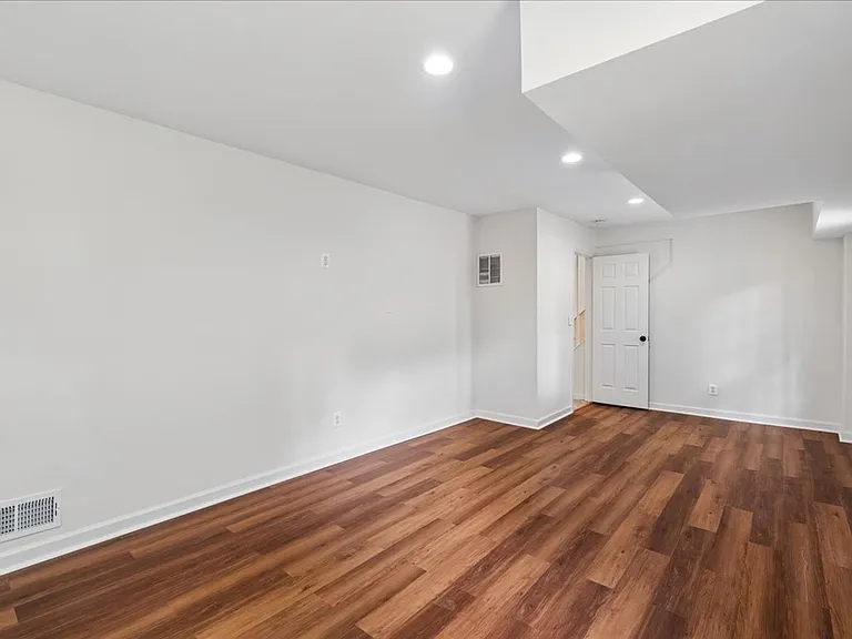 727 Grandin Ave — Photo 19