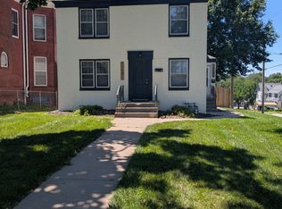 1104 S 32nd St #1, Omaha, NE 68105