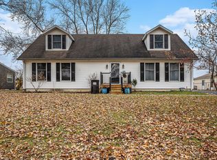 398 Millport Dr, Valparaiso, IN 46385