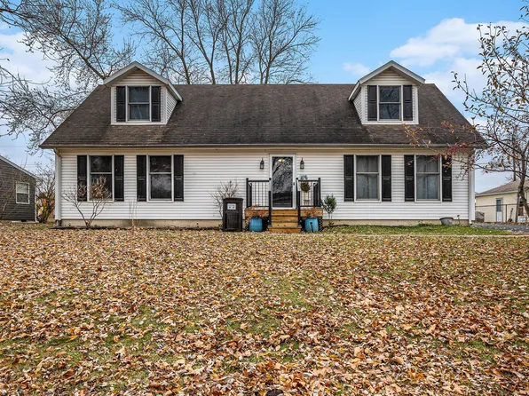 398 Millport Dr, Valparaiso, IN 46385