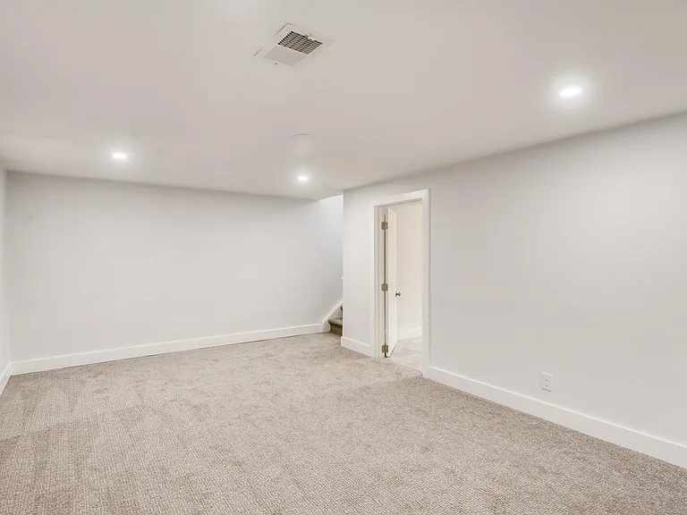 1260 N Tennyson St — Photo 7