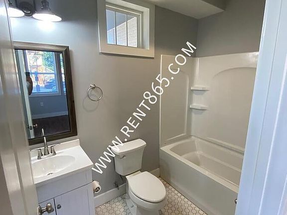 4th image of 1418 Forest Ave SW #1418