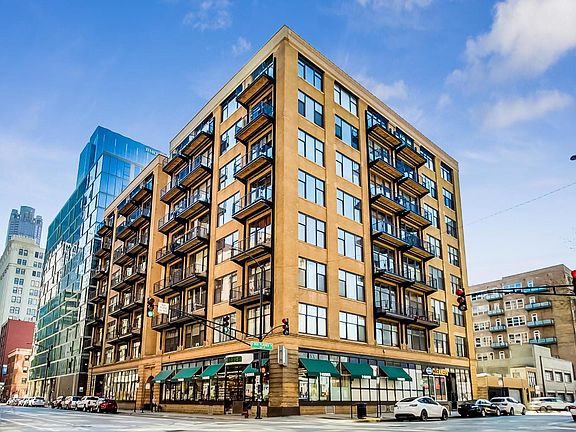 2nd image of 625 W Jackson Blvd APT 707