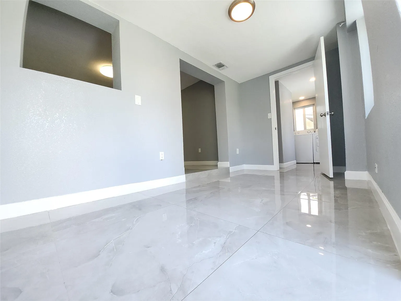 3 bed, 2.0 bath, 1128 sqft, $3,460 — Photo 2