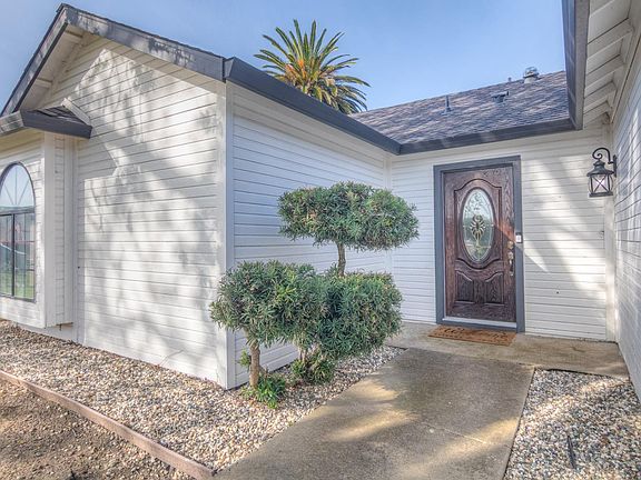 4th image of 2886 Leslie Ln