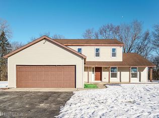5N121 Pine Ct, West Chicago, IL 60185