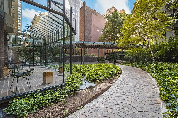 Rented by Compass | media 11