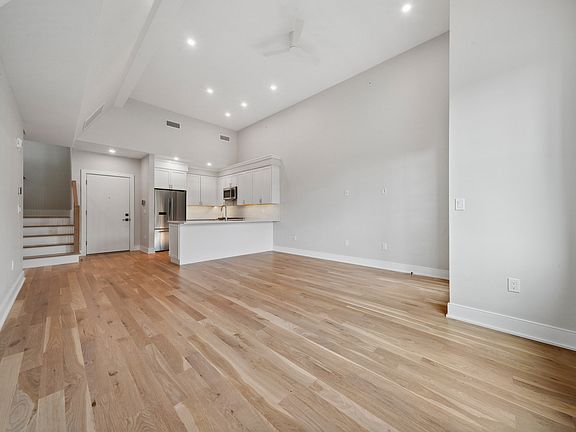 5th image of 8 Husted Ln #2D