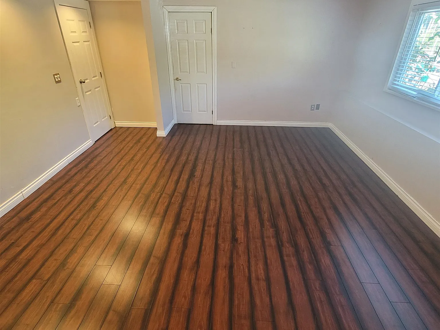 2 bed, 800 sqft, $1,700 — Photo 2