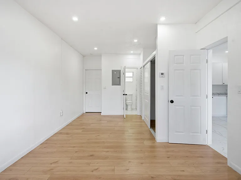 340 SW 11th Ave #2A — Photo 6