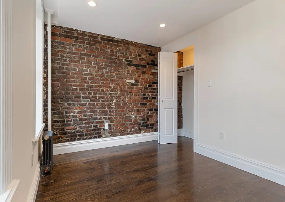 402 East 12th Street — Photo 3