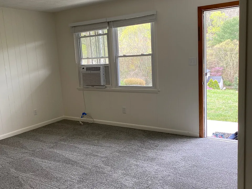 Lots of natural light and large open floor plan