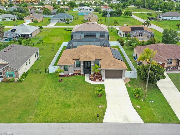 3rd image of 2105 SW 26th St