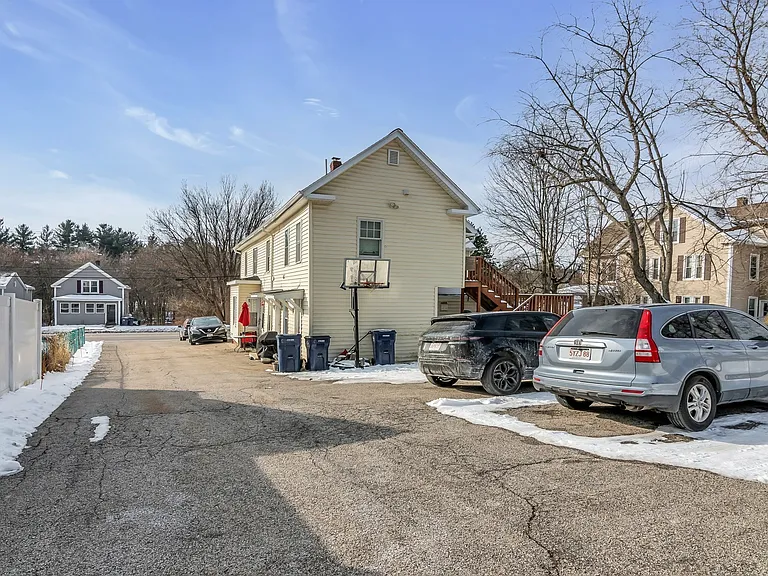 N Main St — Photo 20