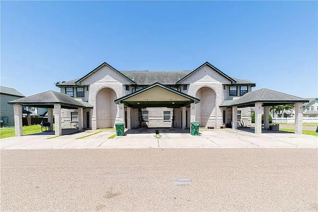 2702 Melanie Dr — Photo 1