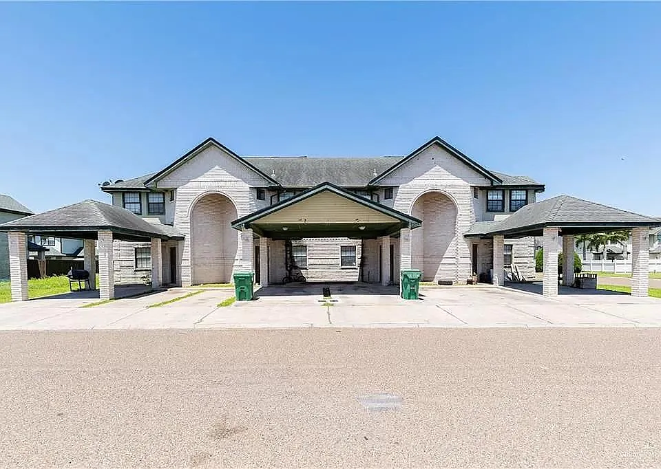 2702 Melanie Dr