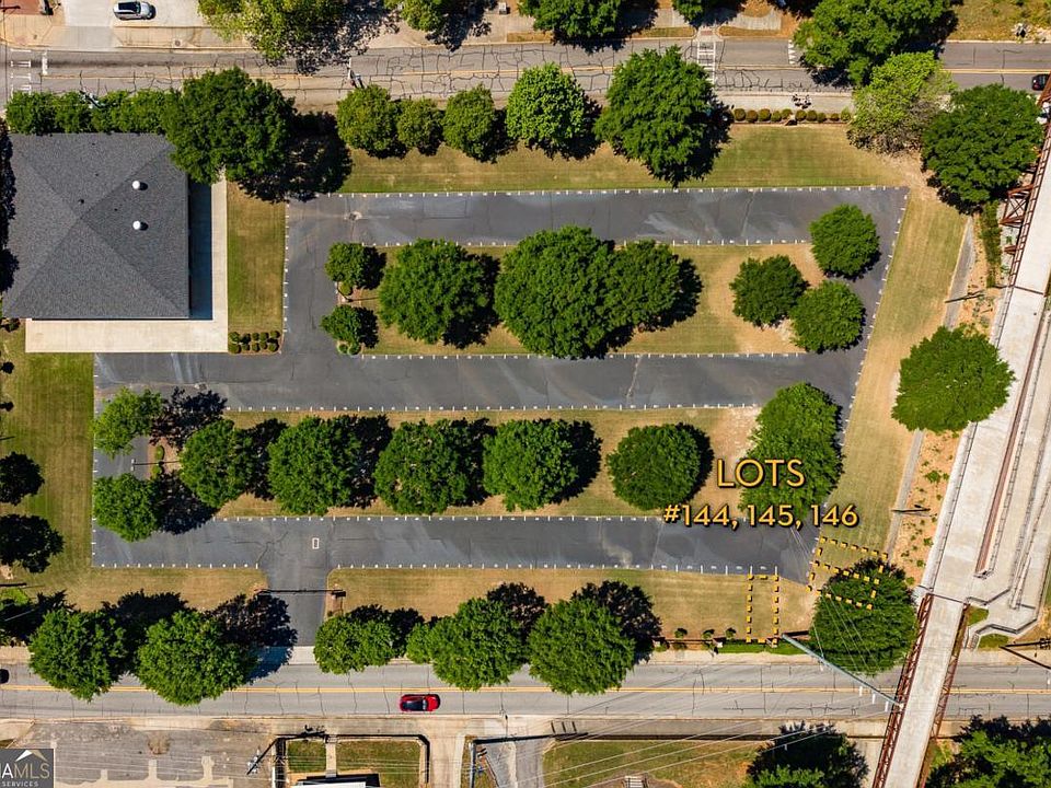 1st image of 225 Oak St #144