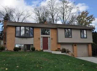 6027 Oak Park Dr, Bethel Park, PA 15102